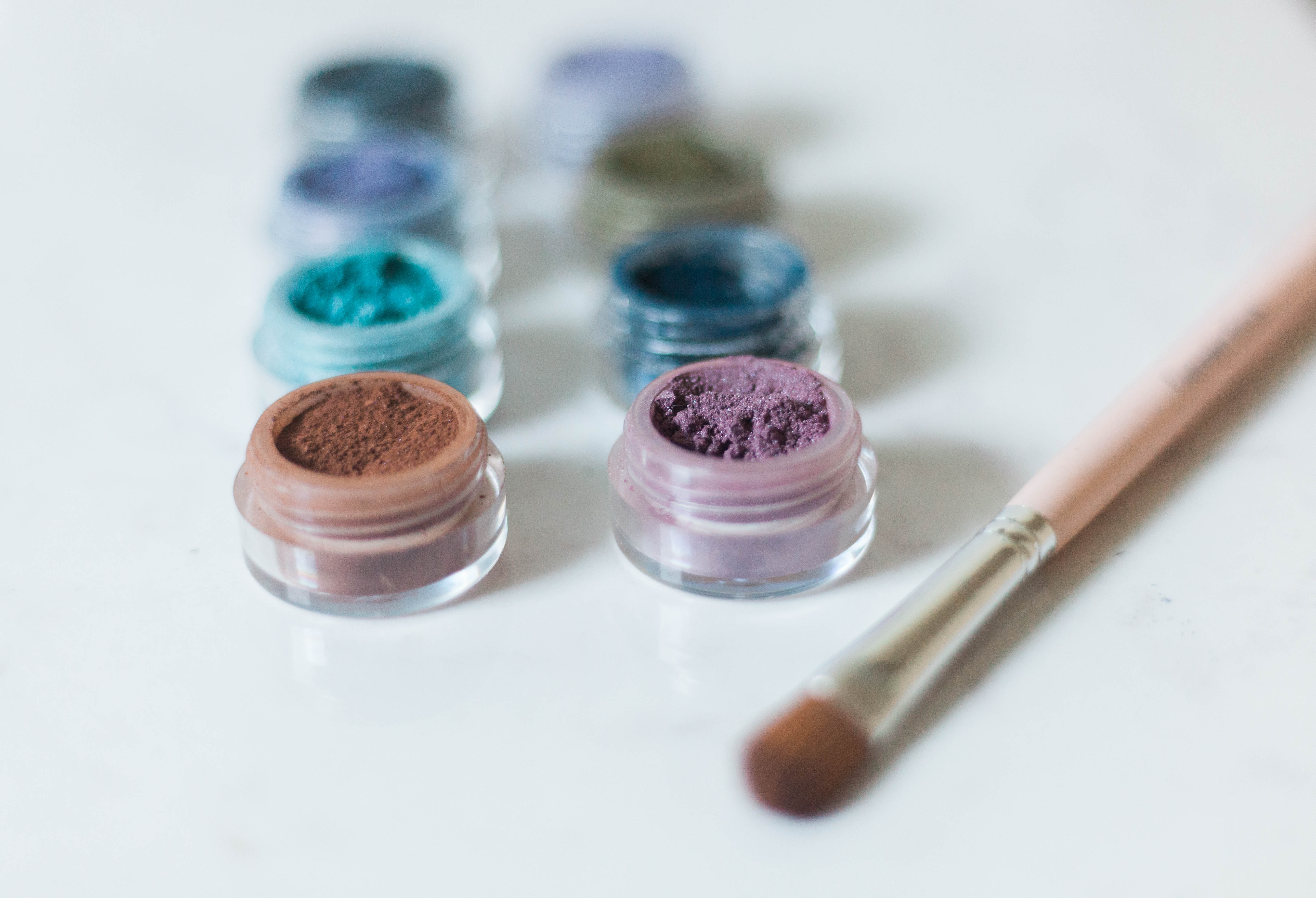 Crease-proof Eye Shadows