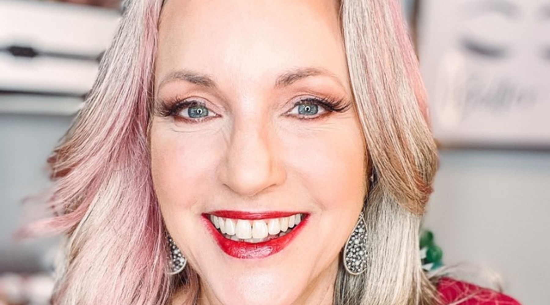 owner of simple beauty minerals featuring foundation