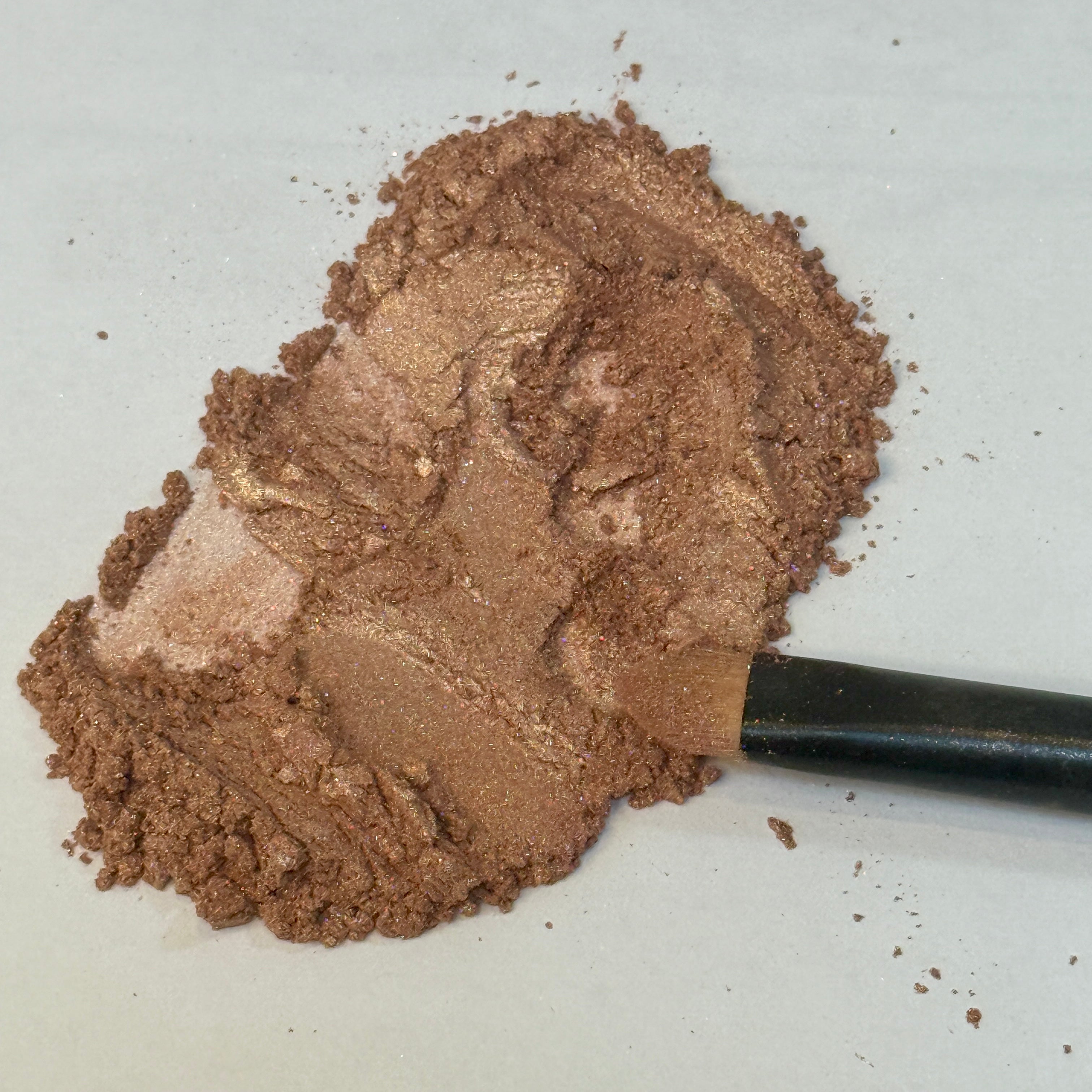 warm peachy bronze eyeshadow.