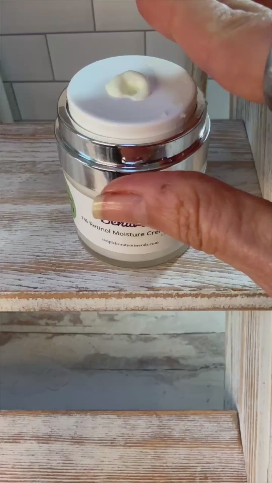 Behave retinol cream demo.
