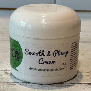 smooth and plump cream with lid on