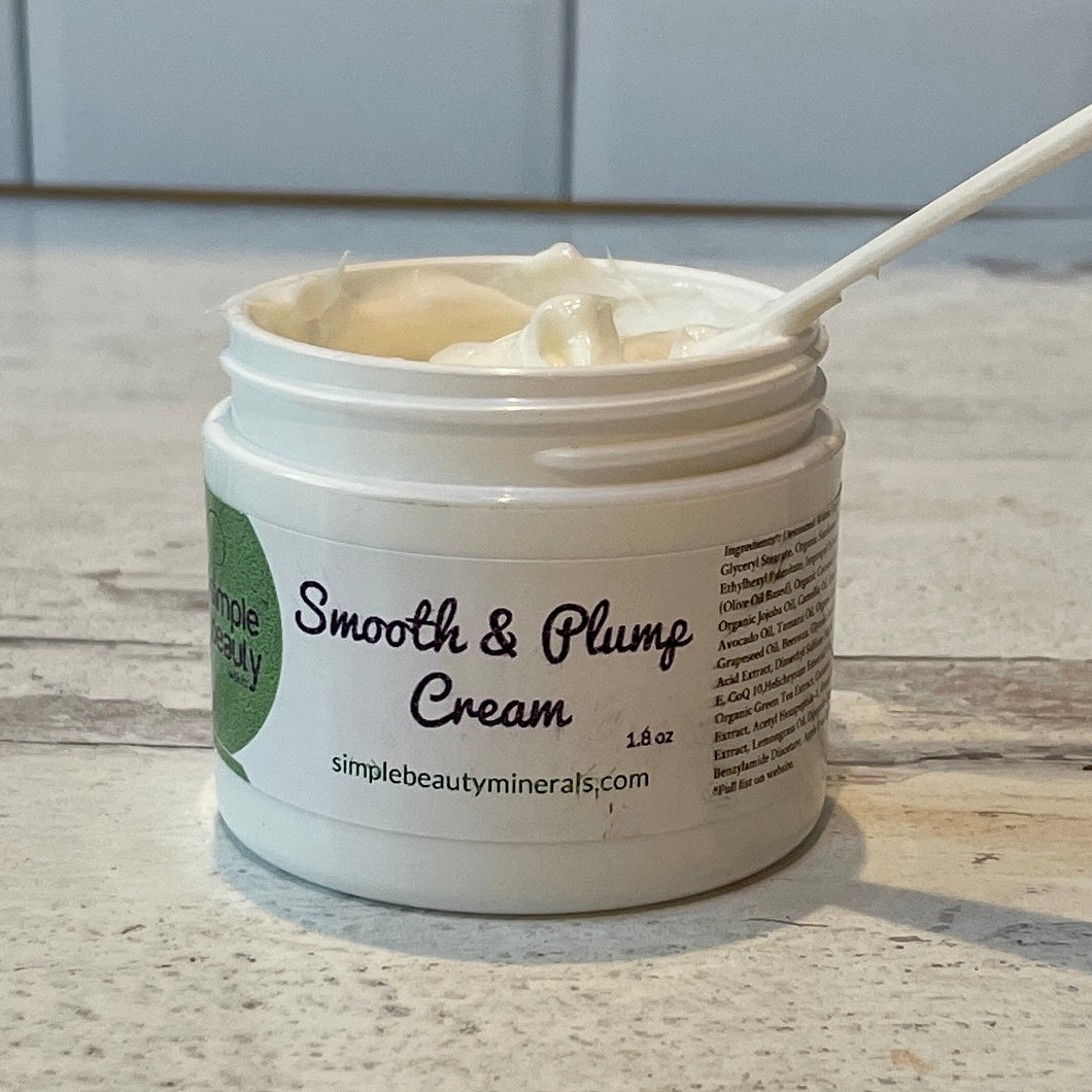 smooth and plump cream open lid