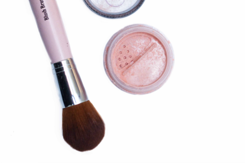 Bright Eyes Pink Concealer & Color Corrector - Simple Beauty Minerals