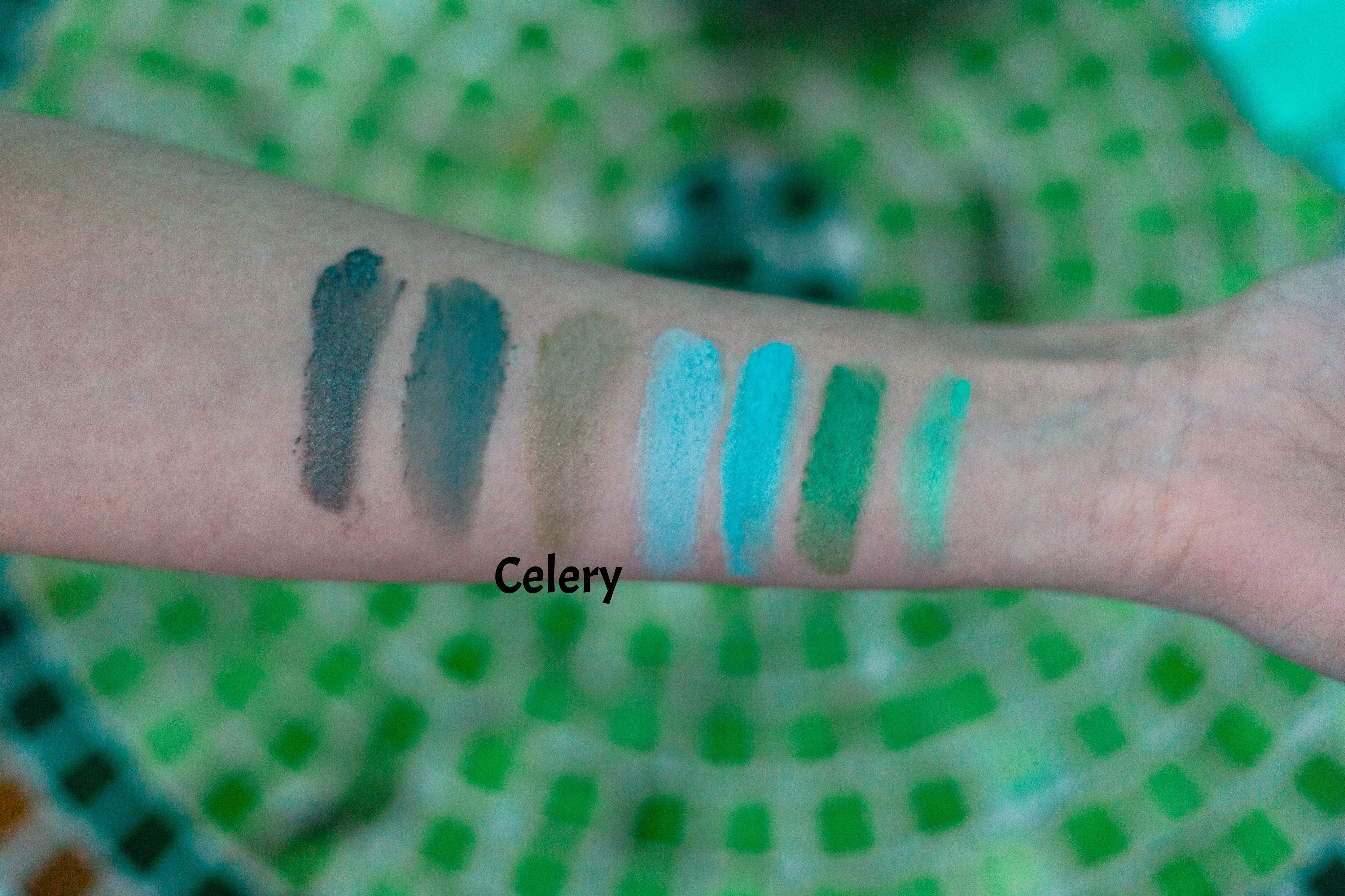 Celery Mineral Eyeshadow - Simple Beauty Minerals