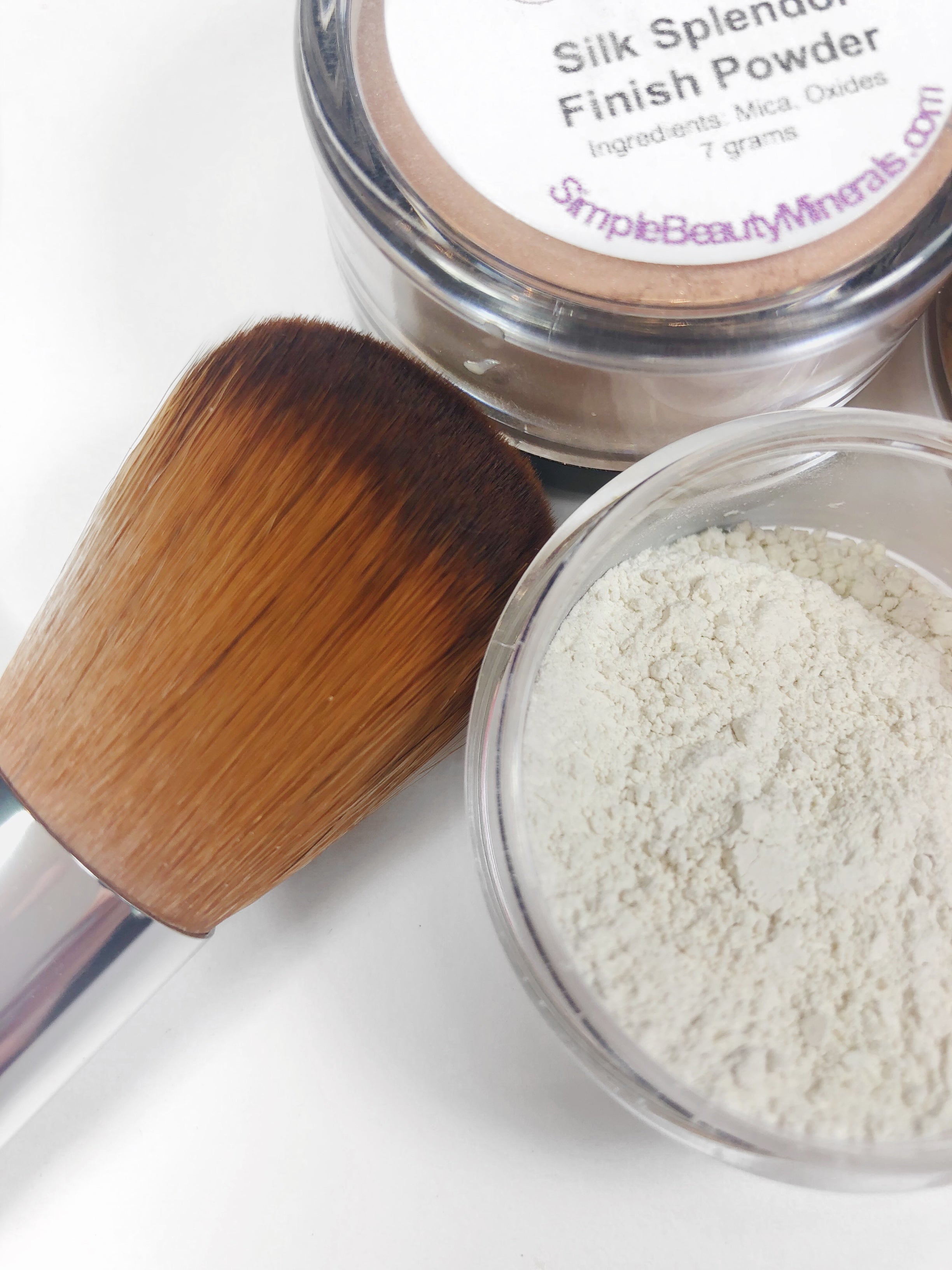 primer powder and brush.